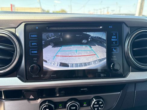 Used 2018 Toyota Tacoma SR5 RWD image 20