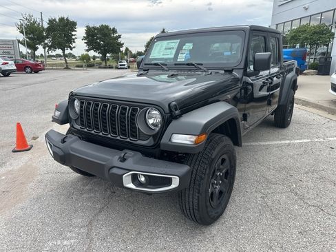 New 2025 Jeep Gladiator Sport image 11