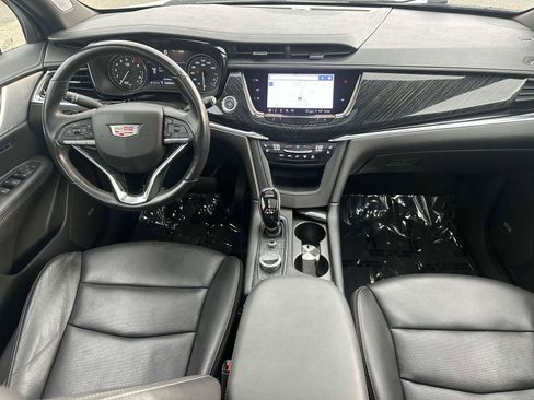 Used 2022 Cadillac XT6 Premium Luxury w/ Technology Package image 12