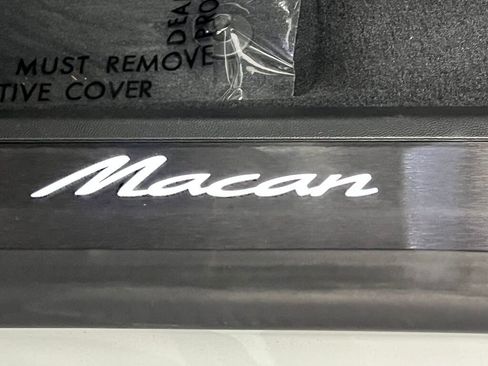 Certified 2025 Porsche Macan Electric image 39