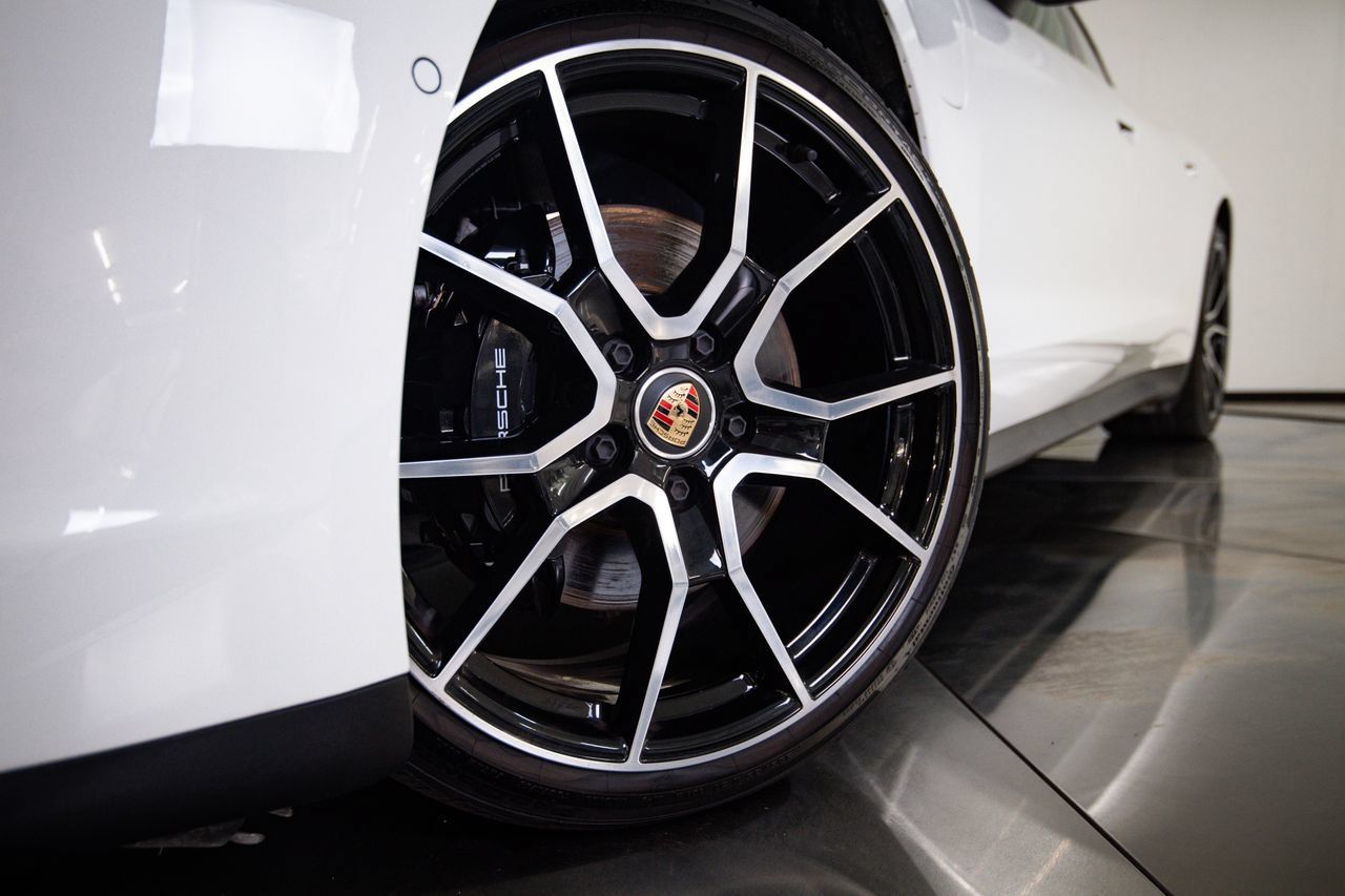 Certified 2024 Porsche Taycan 4S AWD/4WD image 12