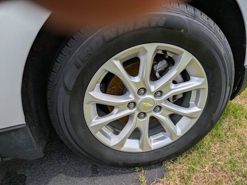 Used 2019 Chevrolet Equinox LT FWD image 6
