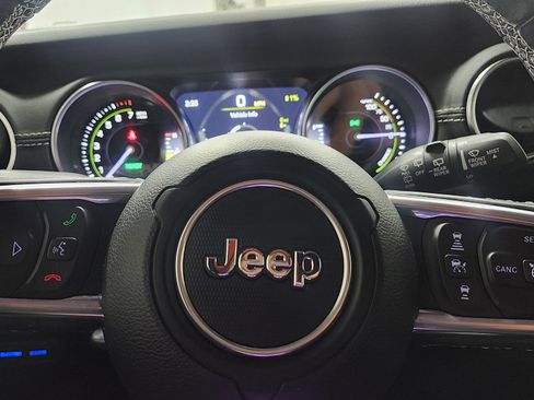 Used 2021 Jeep Wrangler Unlimited Sahara w/ Cold Weather Group image 24