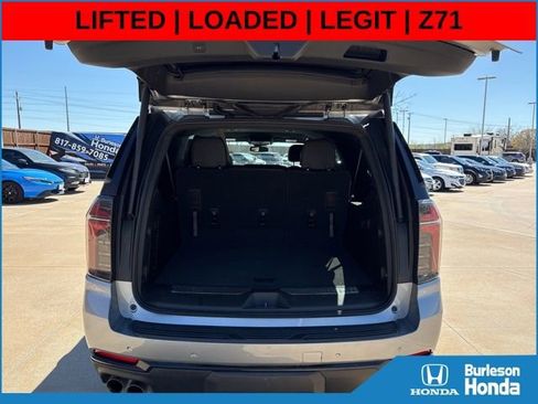 Used 2025 Chevrolet Suburban Z71 AWD/4WD image 22