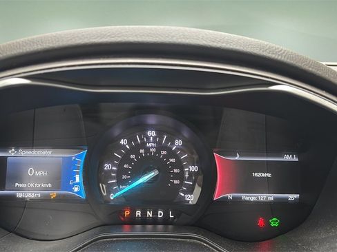 Used 2020 Ford Fusion SE image 10