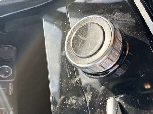 Used 2022 Jeep Grand Cherokee L Limited w/ Black Appearance Package image 17