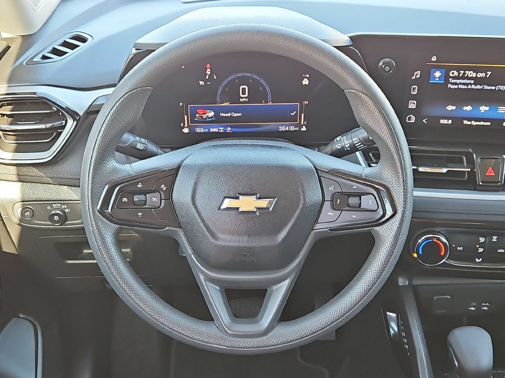 Used 2025 Chevrolet TrailBlazer LT AWD/4WD image 23
