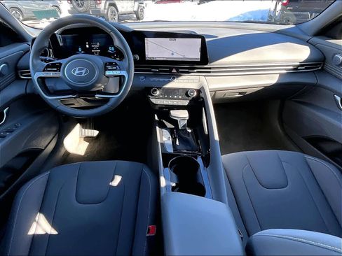 Used 2024 Hyundai Elantra SEL w/ Convenience Package image 21