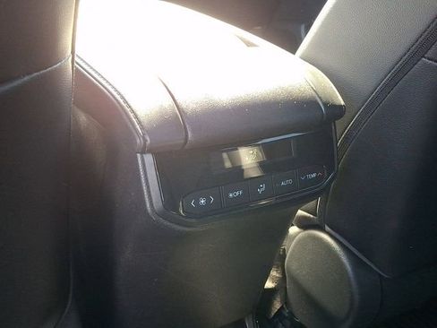 Used 2023 Toyota Highlander XSE AWD/4WD image 11