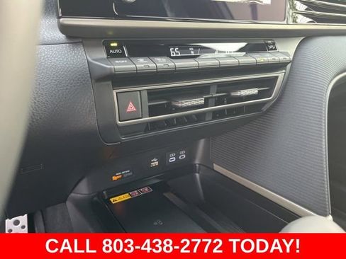 Used 2026 Toyota Camry SE w/ Convenience Package image 25