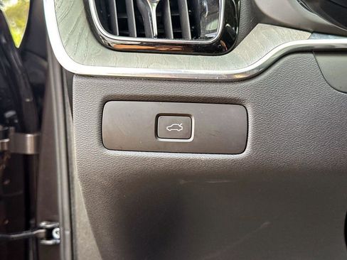 Certified 2025 Volvo XC60 B5 Plus image 29