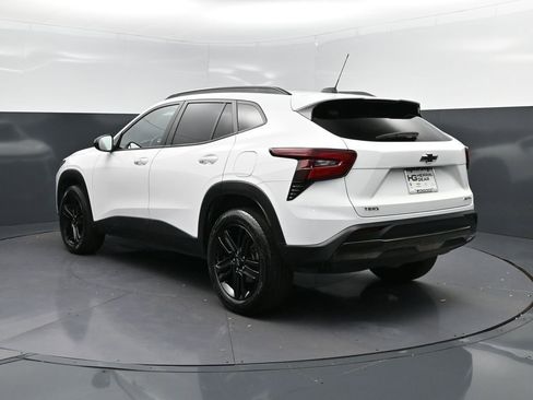 Used 2024 Chevrolet Trax ACTIV w/ Driver Confidence Package image 5