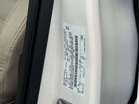 Used 2018 Ford Escape Titanium image 30