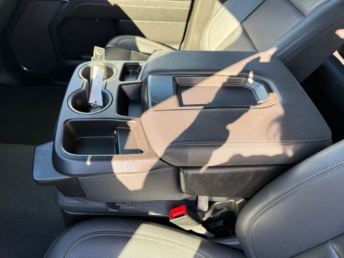 Used 2024 GMC Sierra 1500 SLT image 14