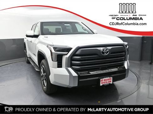 Used 2025 Toyota Tundra Limited AWD/4WD image 1