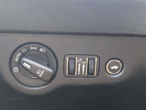 Used 2018 Dodge Charger SXT Plus image 28