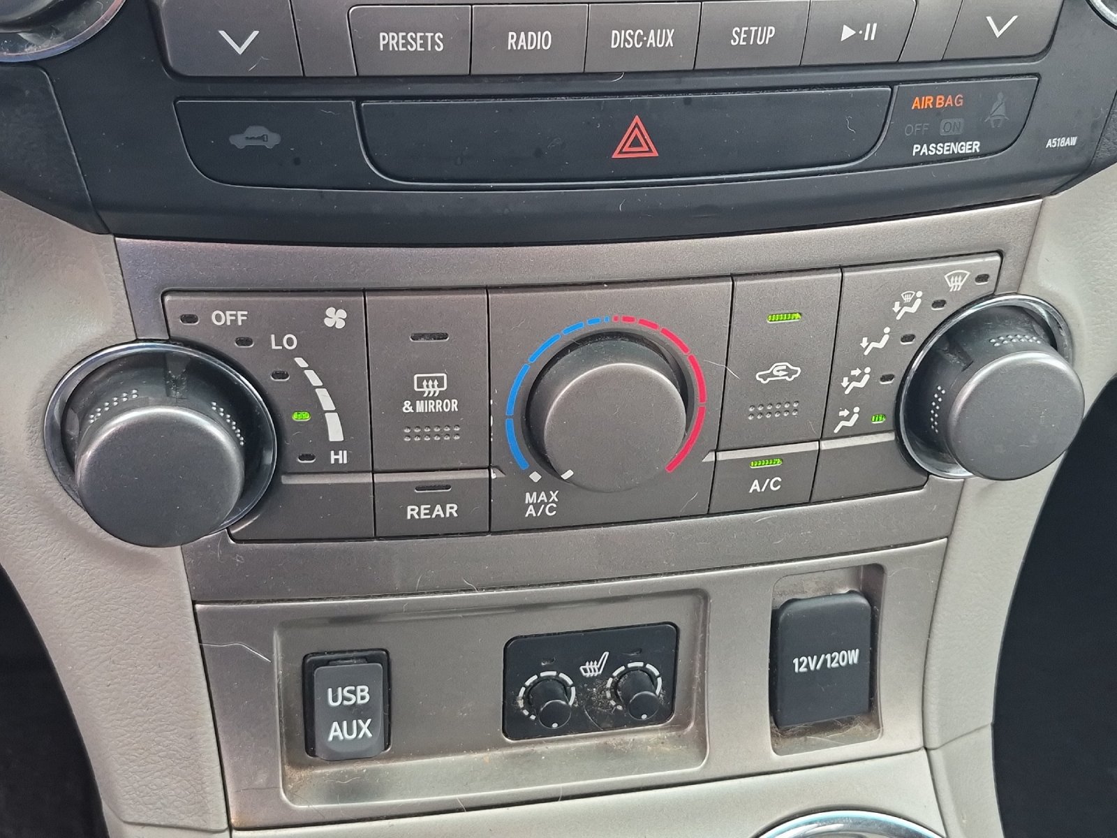 Used 2011 Toyota Highlander SE FWD image 20