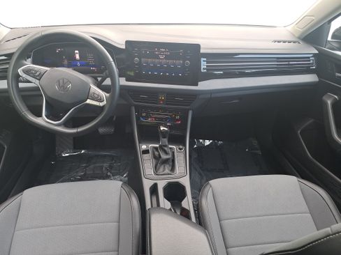 Certified 2026 Volkswagen Jetta SE FWD image 9