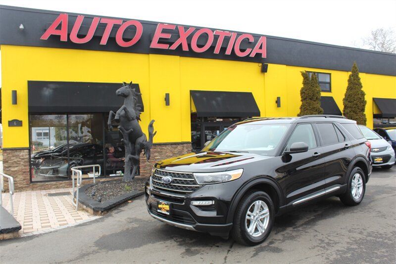 Used 2023 Ford Explorer XLT w/ Equipment Group 202A AWD/4WD image 1