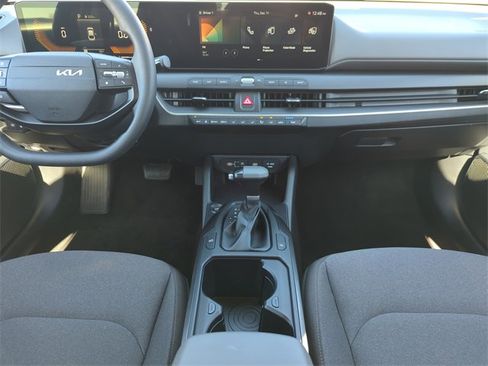 Used 2025 Kia K4 LXS image 19