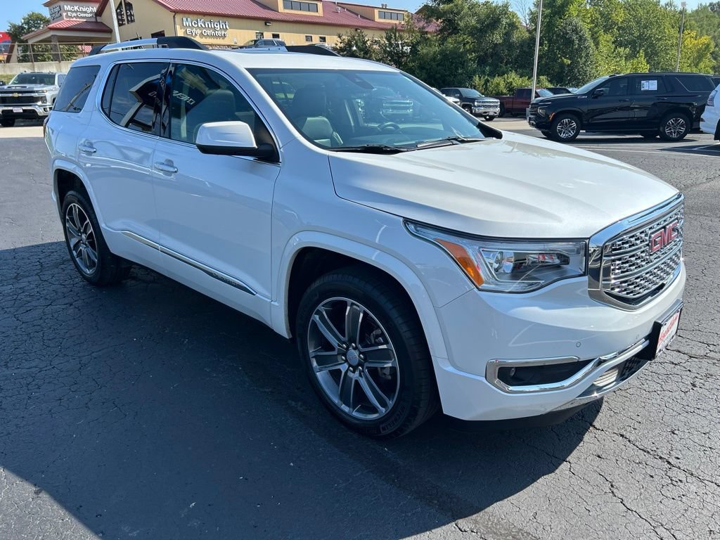 Used 2019 GMC Acadia Denali w/ Technology Package AWD/4WD image 3