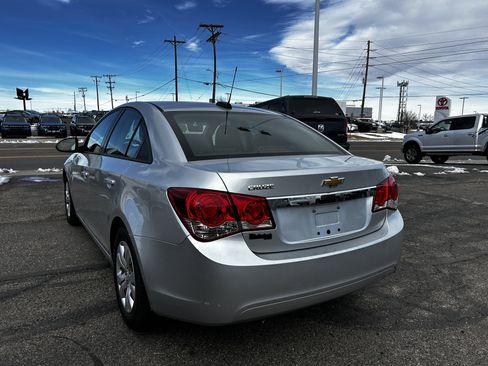 Used 2016 Chevrolet Cruze LS image 3