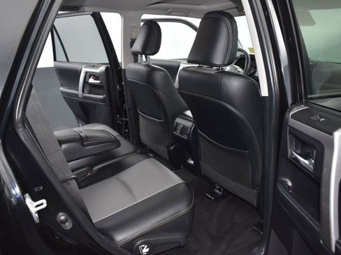 Used 2020 Toyota 4Runner SR5 Premium w/ Moonroof Package AWD/4WD image 25
