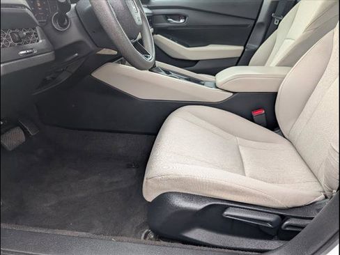Used 2024 Honda Accord LX image 11