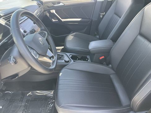 Used 2022 Volkswagen Tiguan SE AWD/4WD image 18
