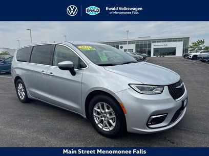 Used 2023 Chrysler Pacifica Touring-L