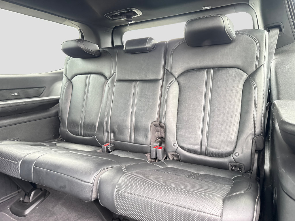Used 2024 Jeep Wagoneer Series II AWD/4WD image 18
