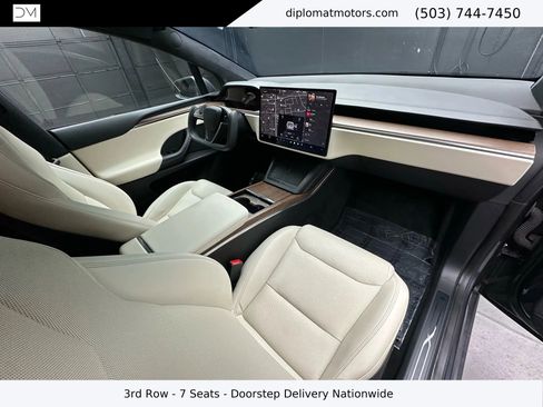 Used 2023 Tesla Model X image 17