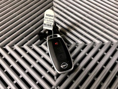 New 2025 Nissan Kicks Play S image 12