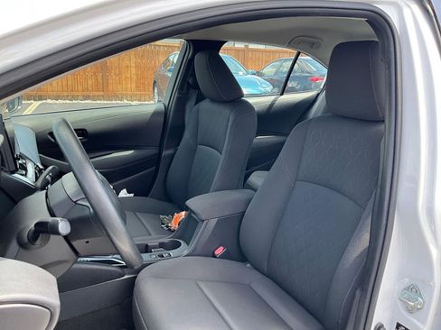 Used 2023 Toyota Corolla LE FWD image 19