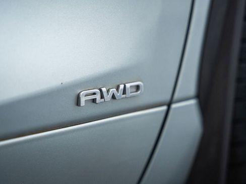 Used 2023 Toyota Highlander LE AWD/4WD image 22