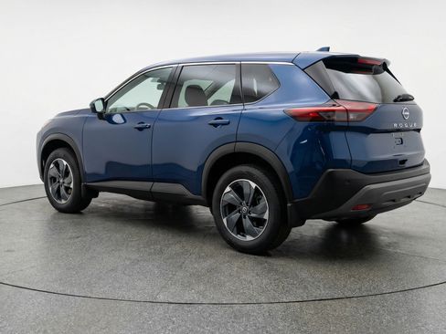 Used 2025 Nissan Rogue SV image 6