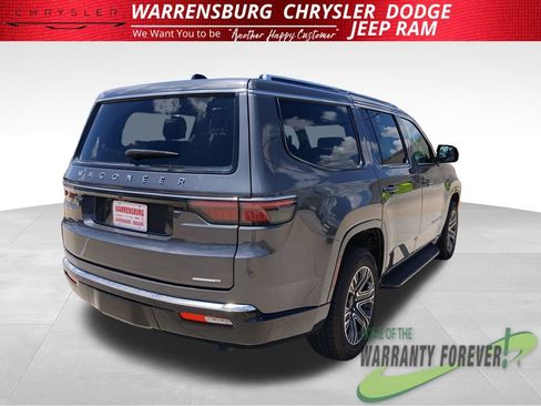 Used 2024 Jeep Wagoneer Series II AWD/4WD image 4