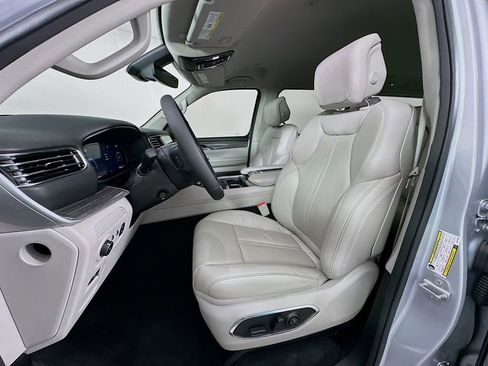 Used 2022 Jeep Wagoneer Series III image 21