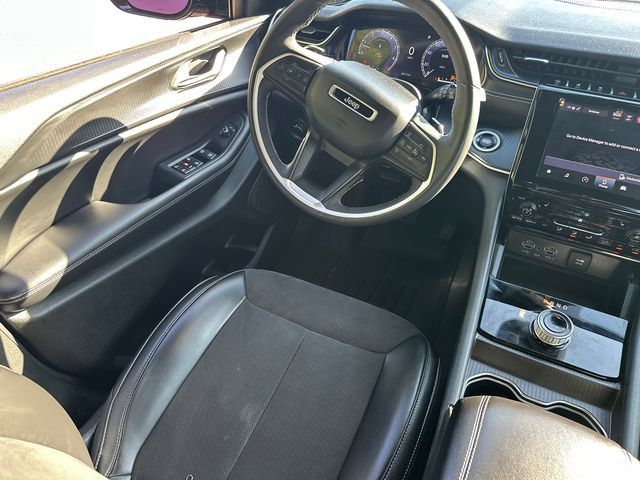 Used 2023 Jeep Grand Cherokee Altitude RWD image 20