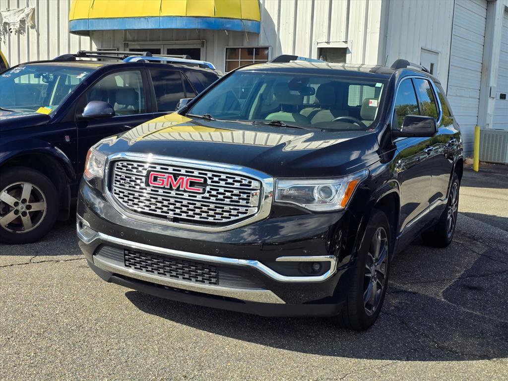 Used 2019 GMC Acadia Denali w/ Technology Package FWD image 1