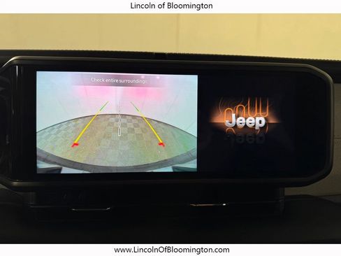 Used 2025 Jeep Wrangler Unlimited Sahara AWD/4WD image 20
