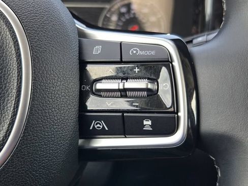 Used 2022 Kia Sorento EX w/ Panoramic Sunroof Package FWD image 23