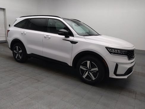 Used 2023 Kia Sorento S w/ Panoramic Sunroof Package FWD image 11