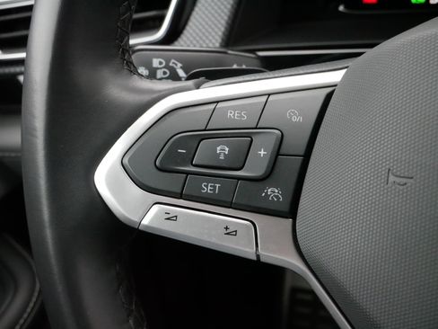 Certified 2025 Volkswagen Atlas Cross Sport SEL R-Line image 26