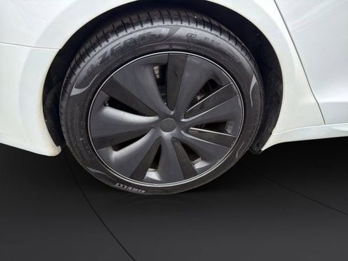 Used 2022 Tesla Model S image 23