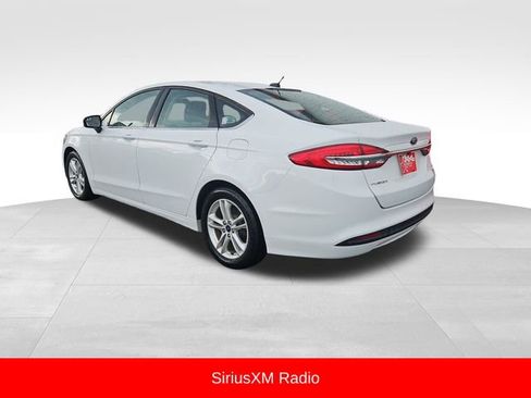 Used 2018 Ford Fusion SE image 4