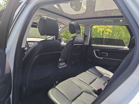 Used 2017 Land Rover Discovery Sport HSE image 24