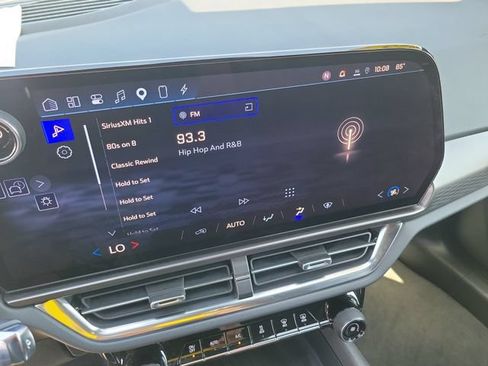 Used 2025 Chevrolet Equinox EV LT FWD image 32
