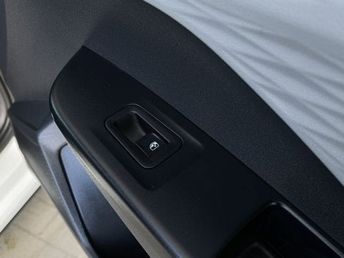 Used 2022 Volkswagen Taos S image 19