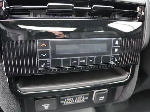 New 2026 Jeep Grand Wagoneer Limited AWD/4WD image 14